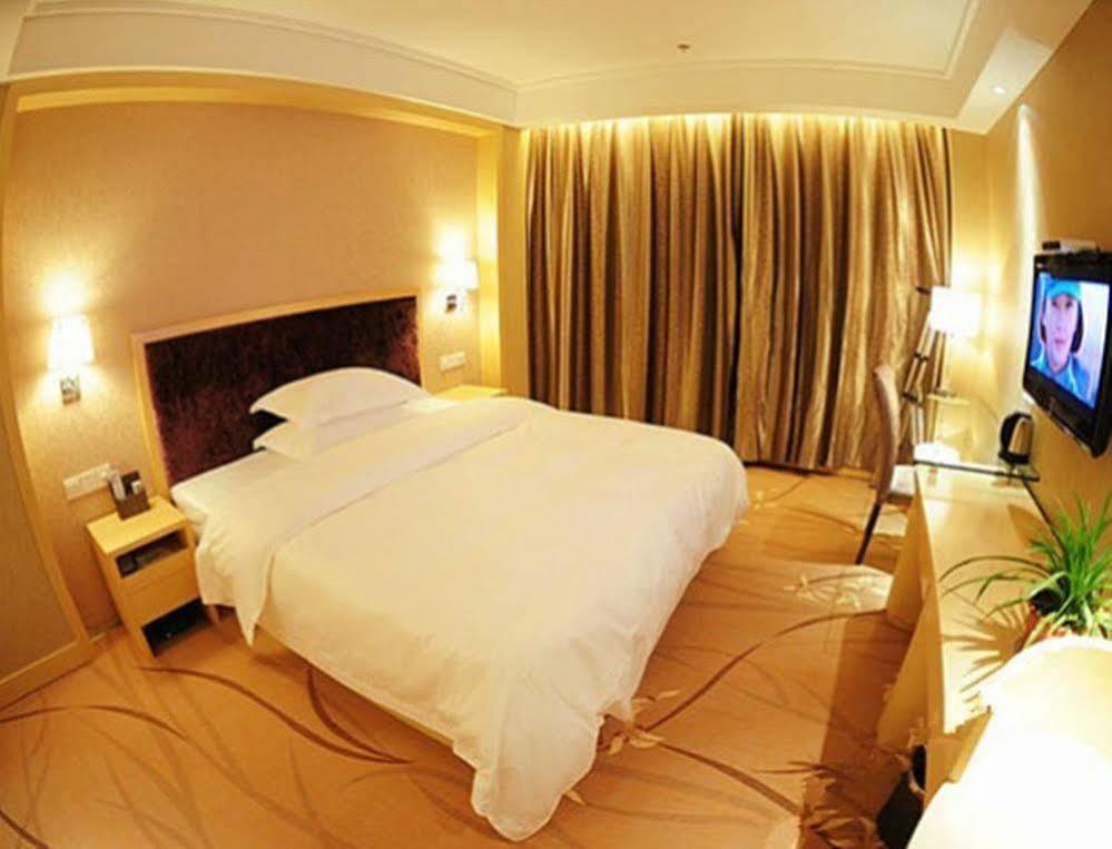 Ronghe Holiday Hotel Shiyan  Exterior foto